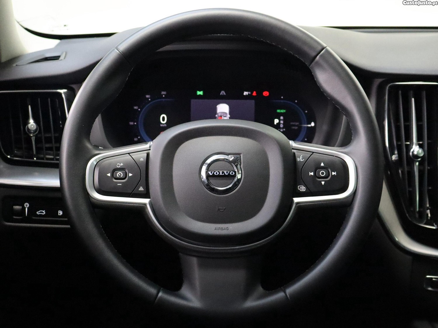 Volvo XC 60 2.0 T6 PHEV Inscription AWD — fotografia 21