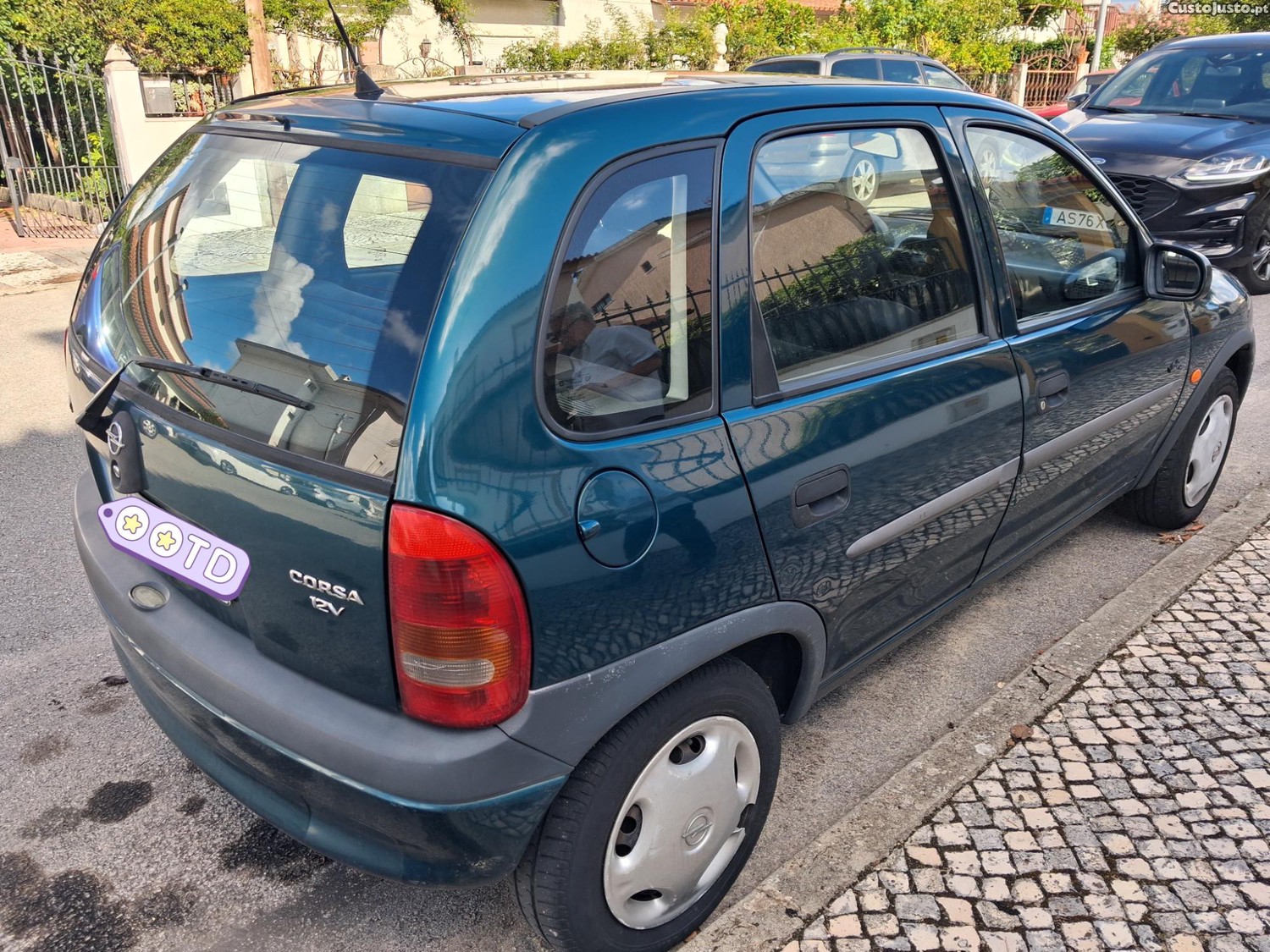 Opel Corsa 1.0 i 12 V — fotografia 5