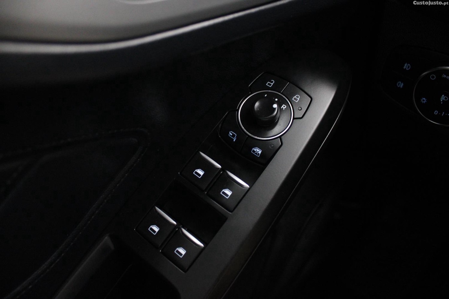 Ford Focus 1.0 ECOBOOST CONNECTED — fotografia 11