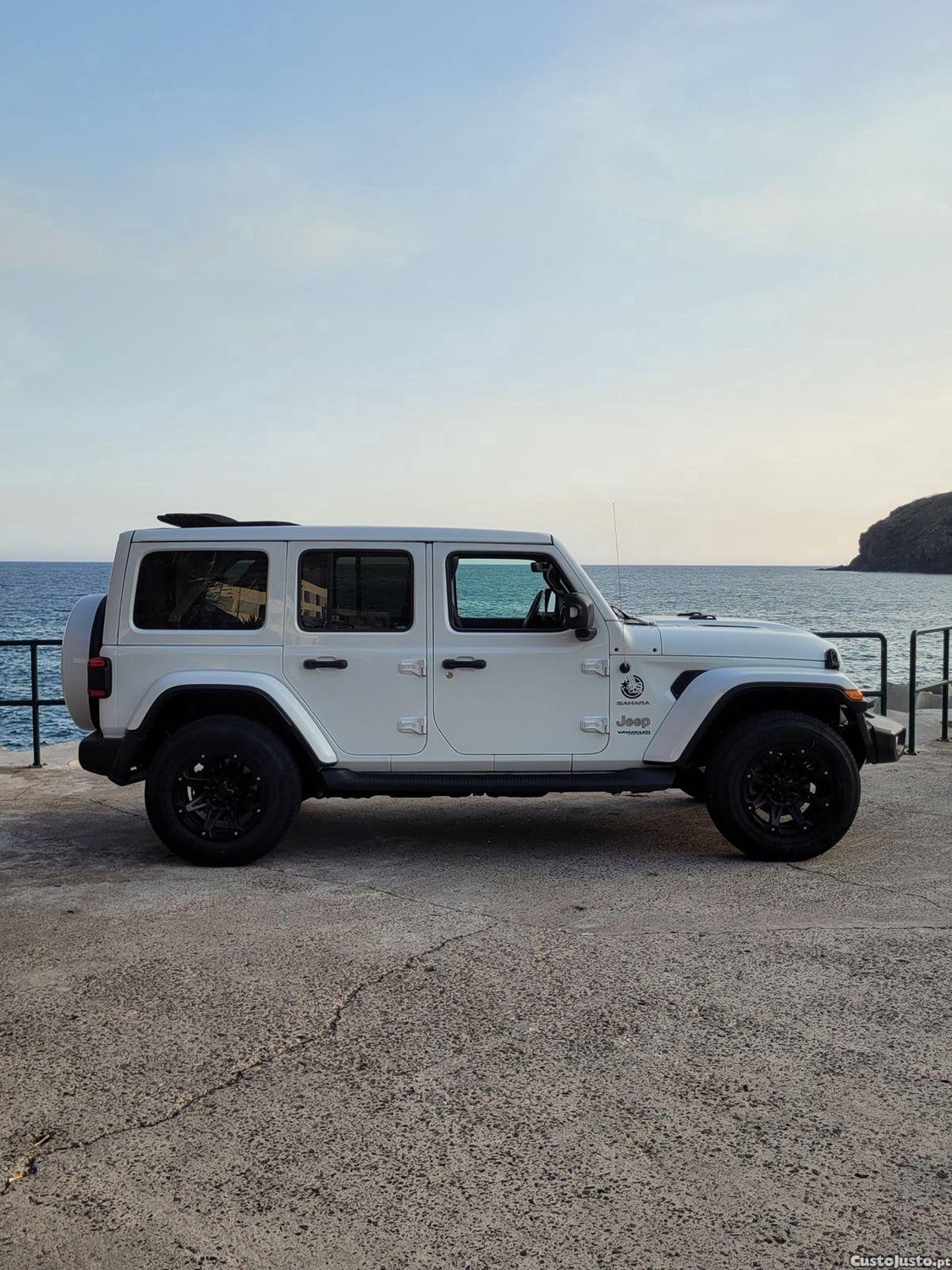 Jeep Wrangler UNLIMITED III . 2.0 L SAHARA — fotografia 6