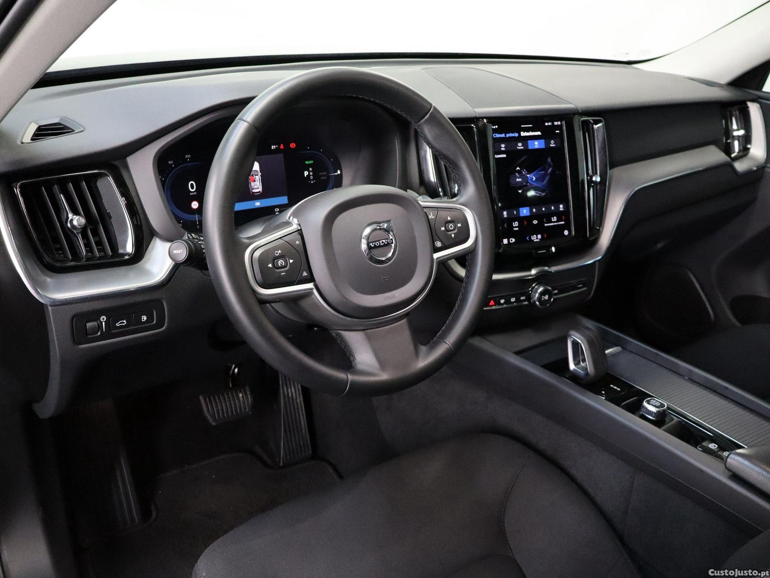 Volvo XC 60 2.0 T6 PHEV Inscription AWD — fotografia 25