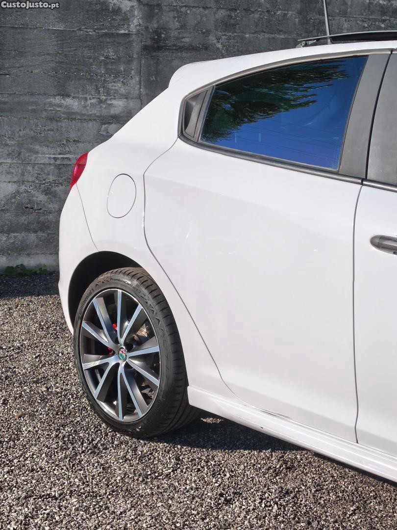 Alfa Romeo Giulietta 1.6 JTDm Sport J18 TCT — fotografia 13