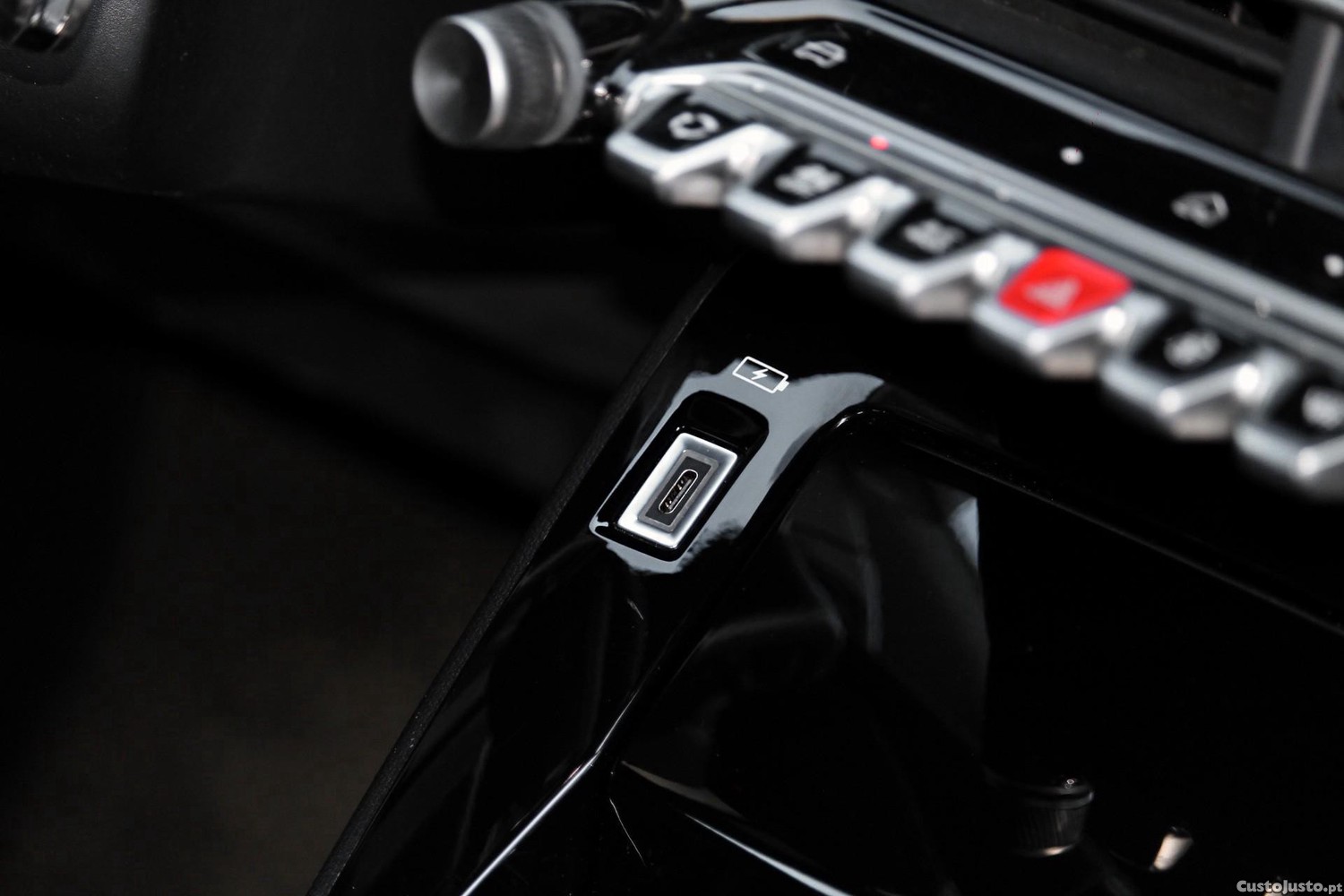 Peugeot 2008 1.2 Allure — fotografia 17