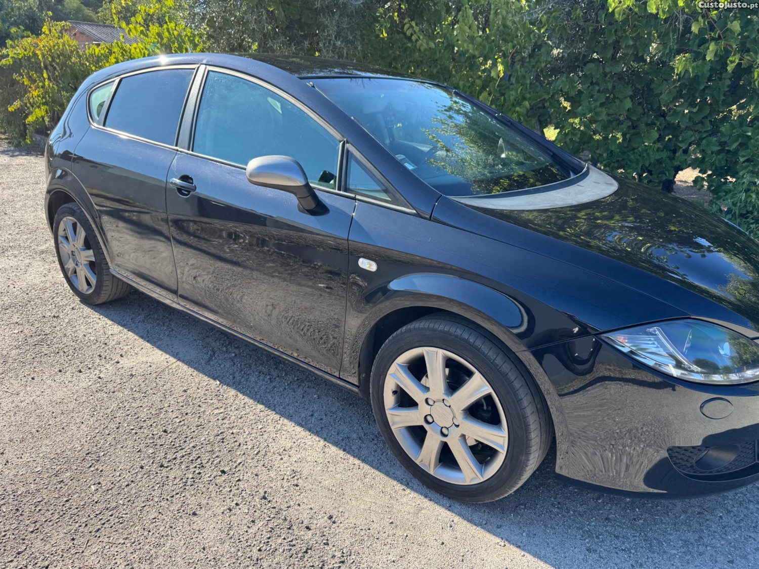 SEAT Leon 1.9 tdi — fotografia 2