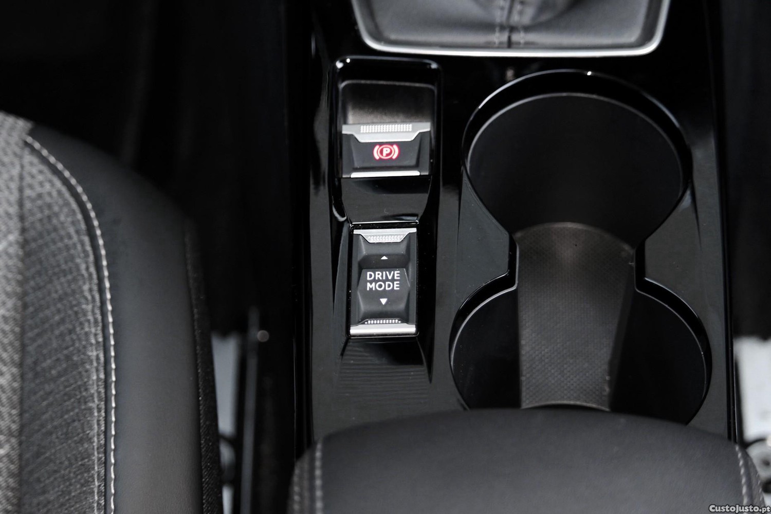 Peugeot 2008 1.2 Allure — fotografia 9