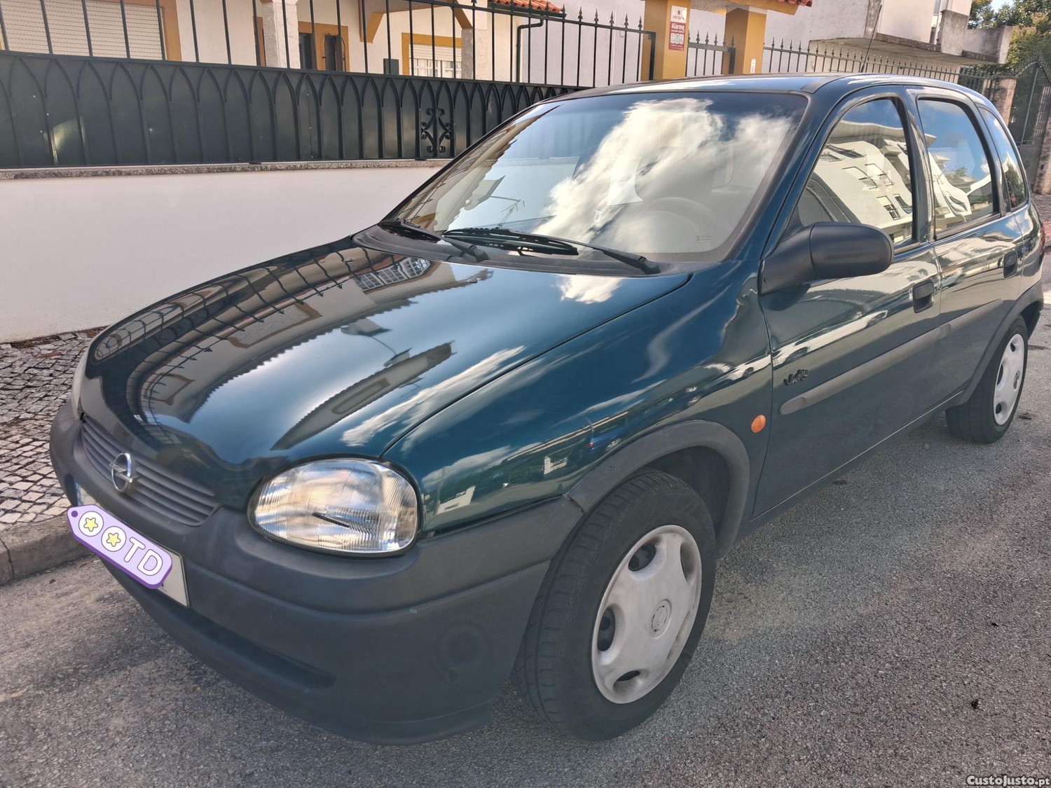 Opel Corsa 1.0 i 12 V — fotografia 4