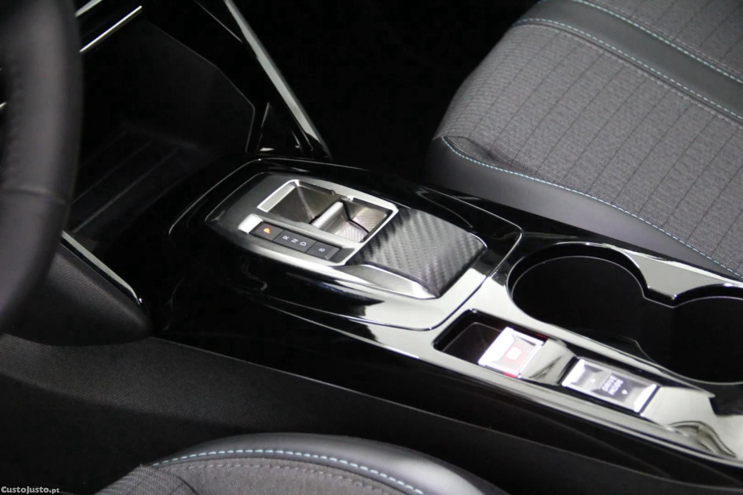 Peugeot e-2008 Allure Pack — fotografia 7