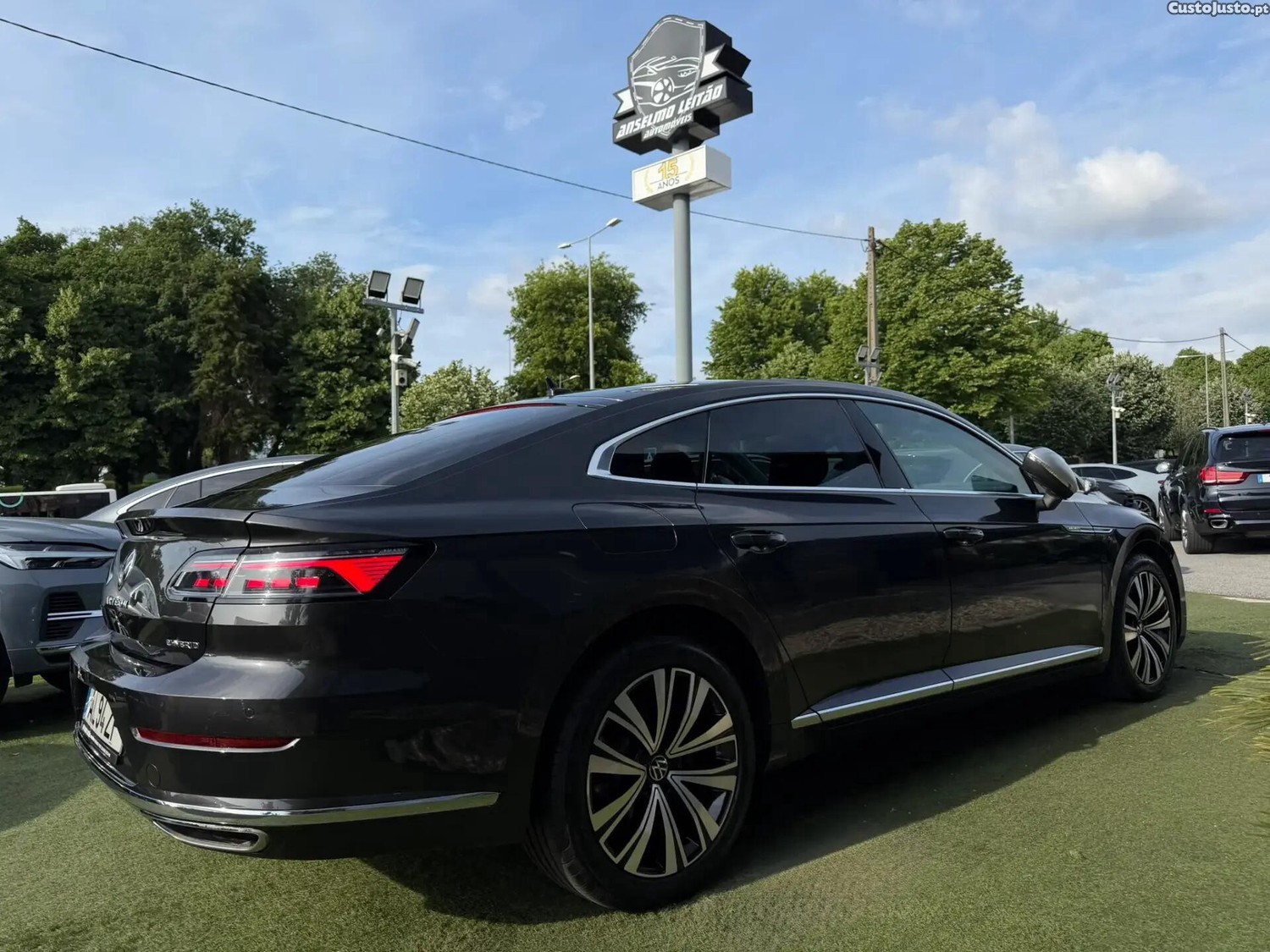 Volkswagen Arteon 1.4 TSI eHybrid Elegance — fotografia 28