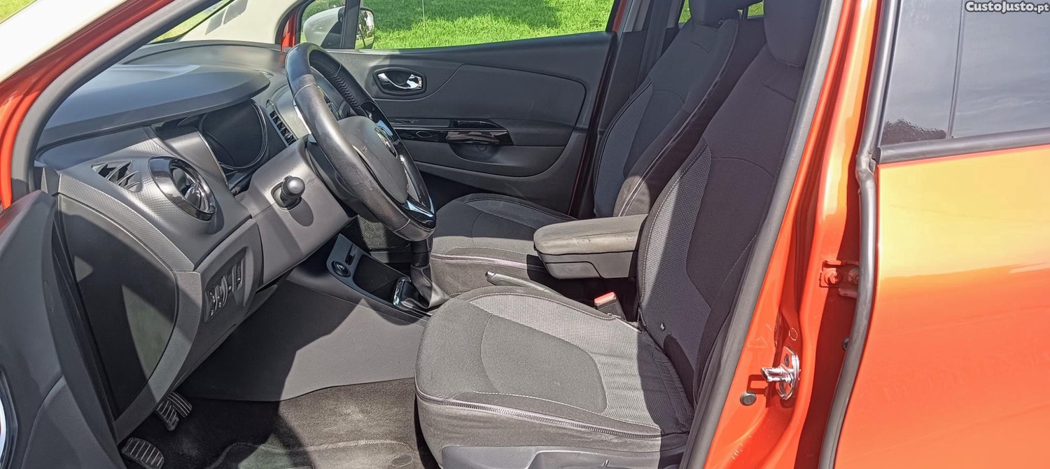 Renault Captur 1.5 dci Diesel — fotografia 4
