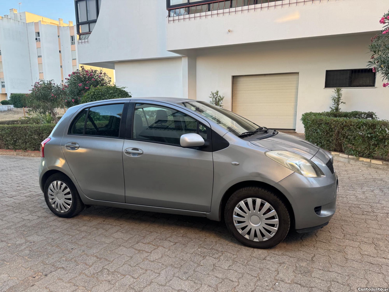 Toyota Yaris 1.0 VVT-i — fotografia 6