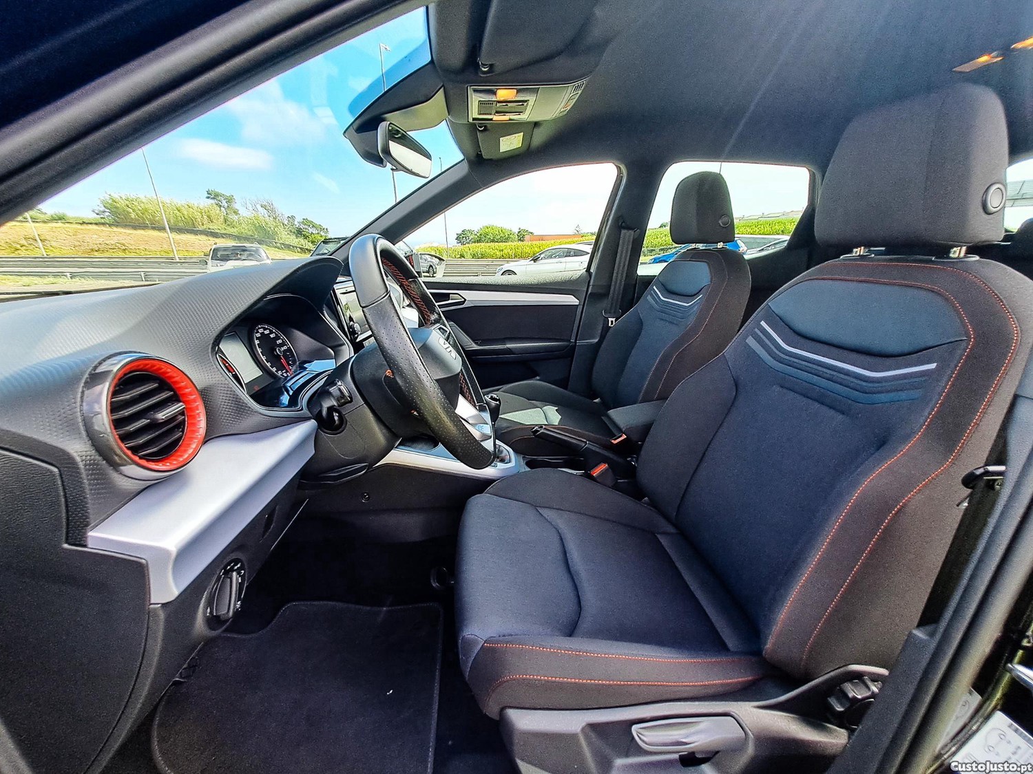 SEAT Arona FR 1.0 TSI 110CV GASOLINA 2022 — fotografia 3