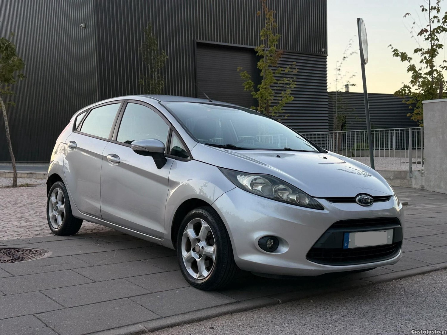 Ford Fiesta 1.25 Gasolina 82cv 5lugares 137.000KM — fotografia 10