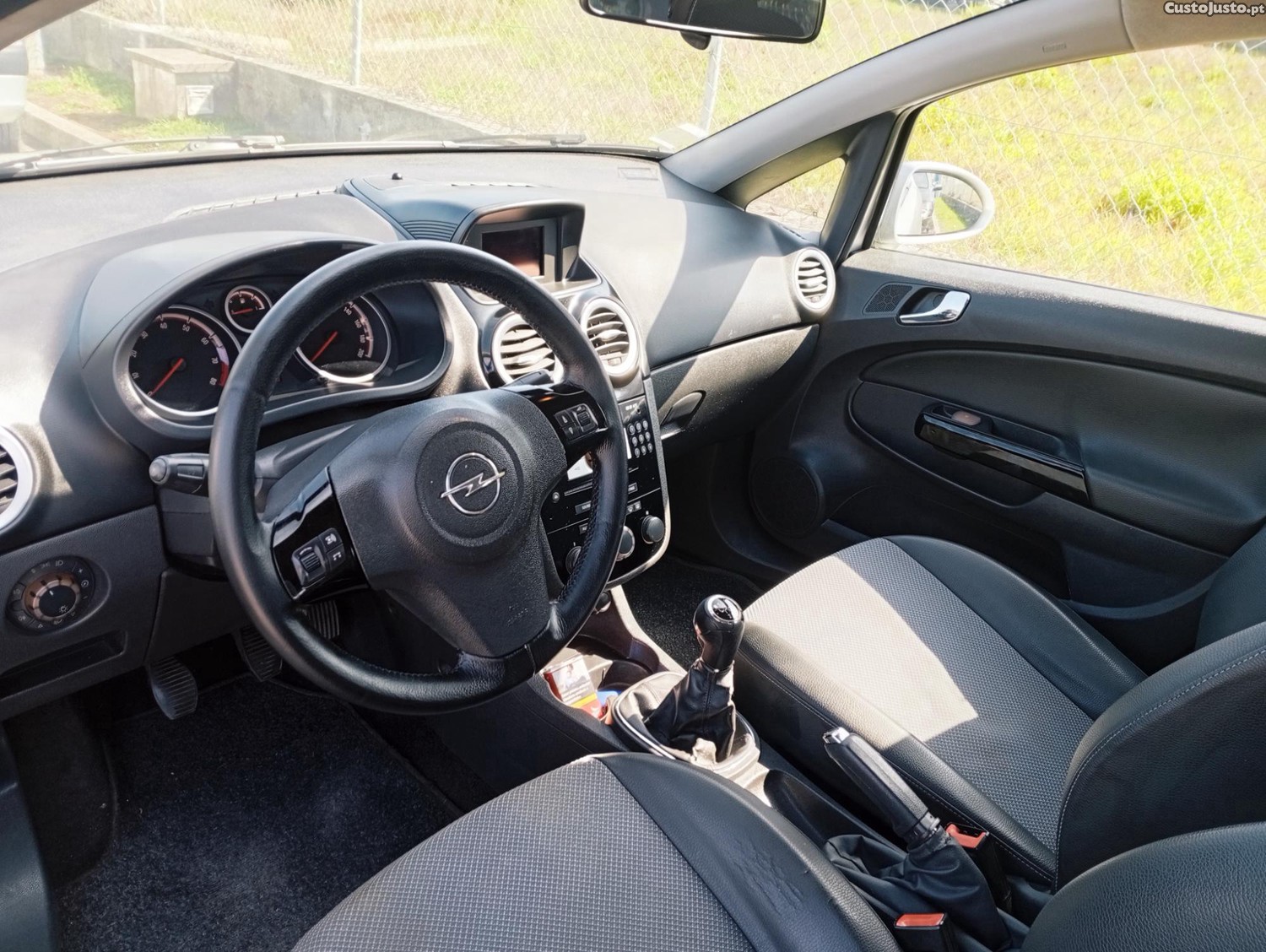 Opel Corsa Carro — fotografia 3