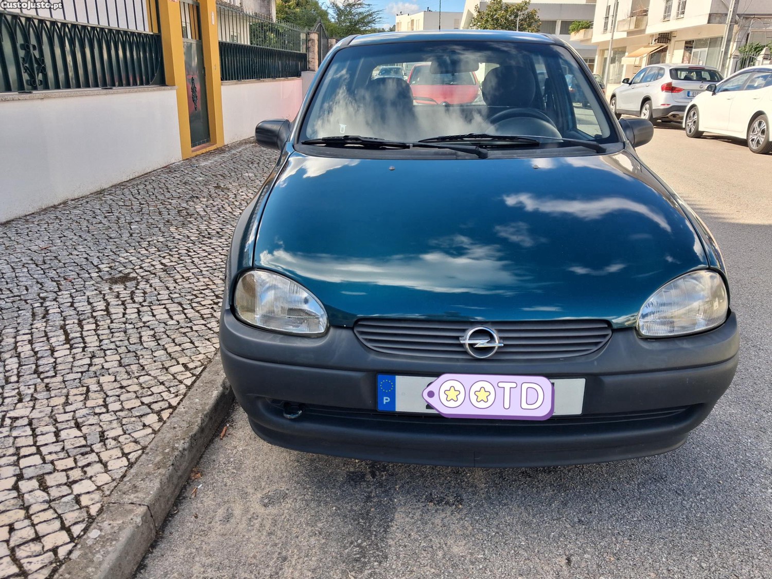 Opel Corsa 1.0 i 12 V — fotografia 3