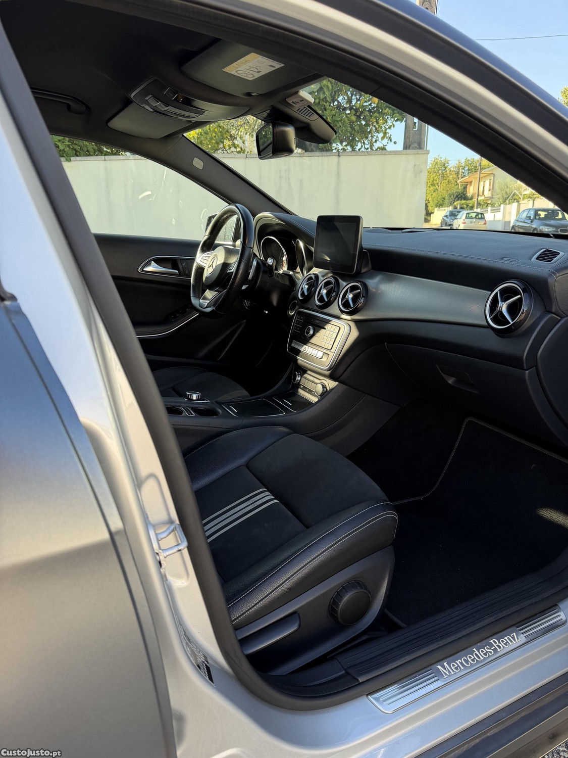 Mercedes-Benz A 180 AMG Line Aut. — fotografia 3