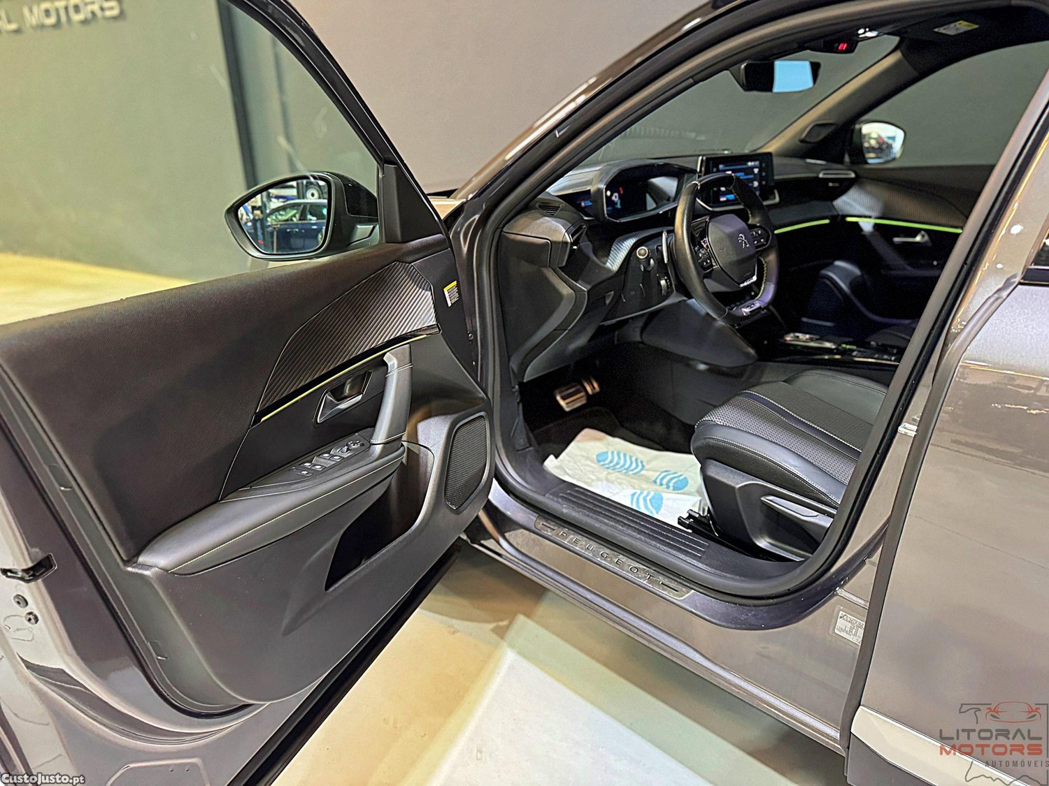 Peugeot 2008 1.2 PureTech GT EAT8 — fotografia 13