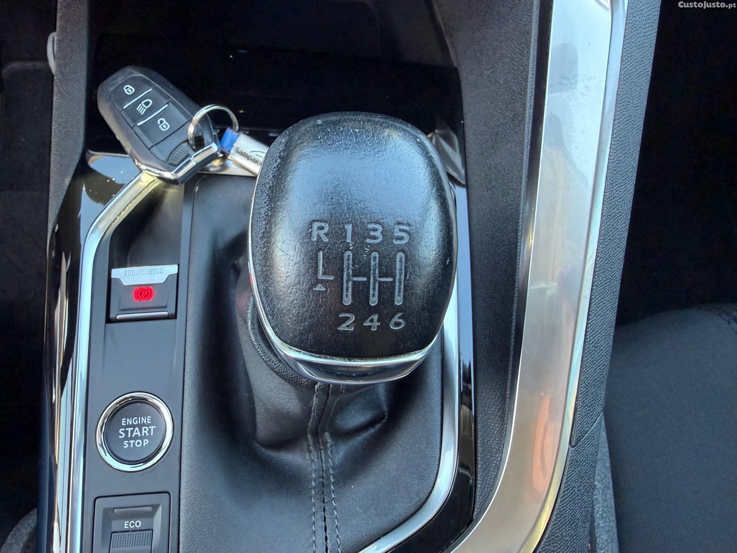 Peugeot 3008 1.5 BlueHDi Active Pack — fotografia 4