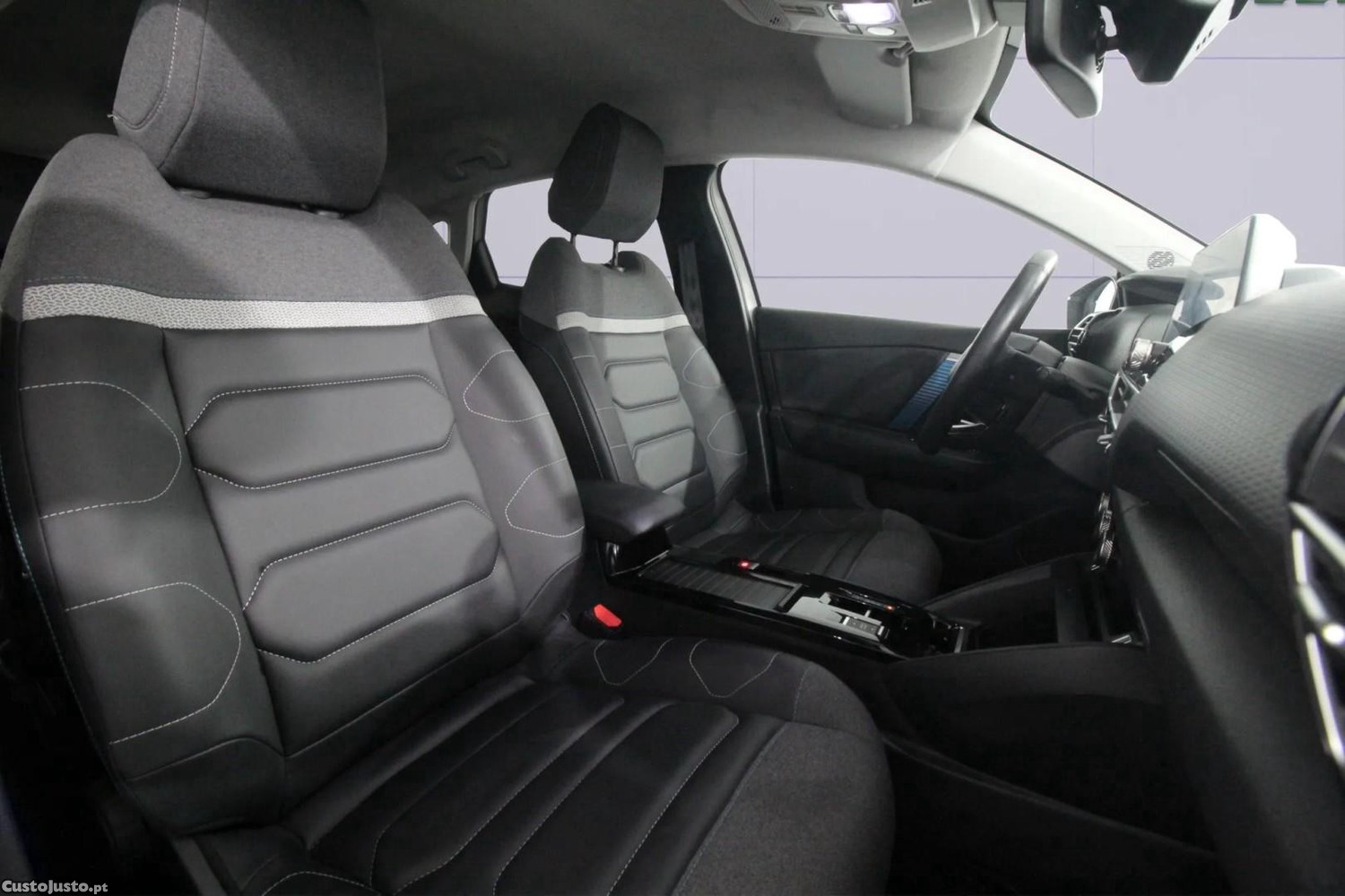 Citroën e-C4 50 kWh Shine — fotografia 3