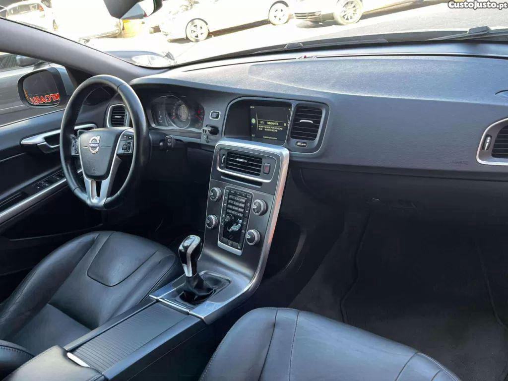 Volvo V60 2.0 d2 momentum drive — fotografia 7