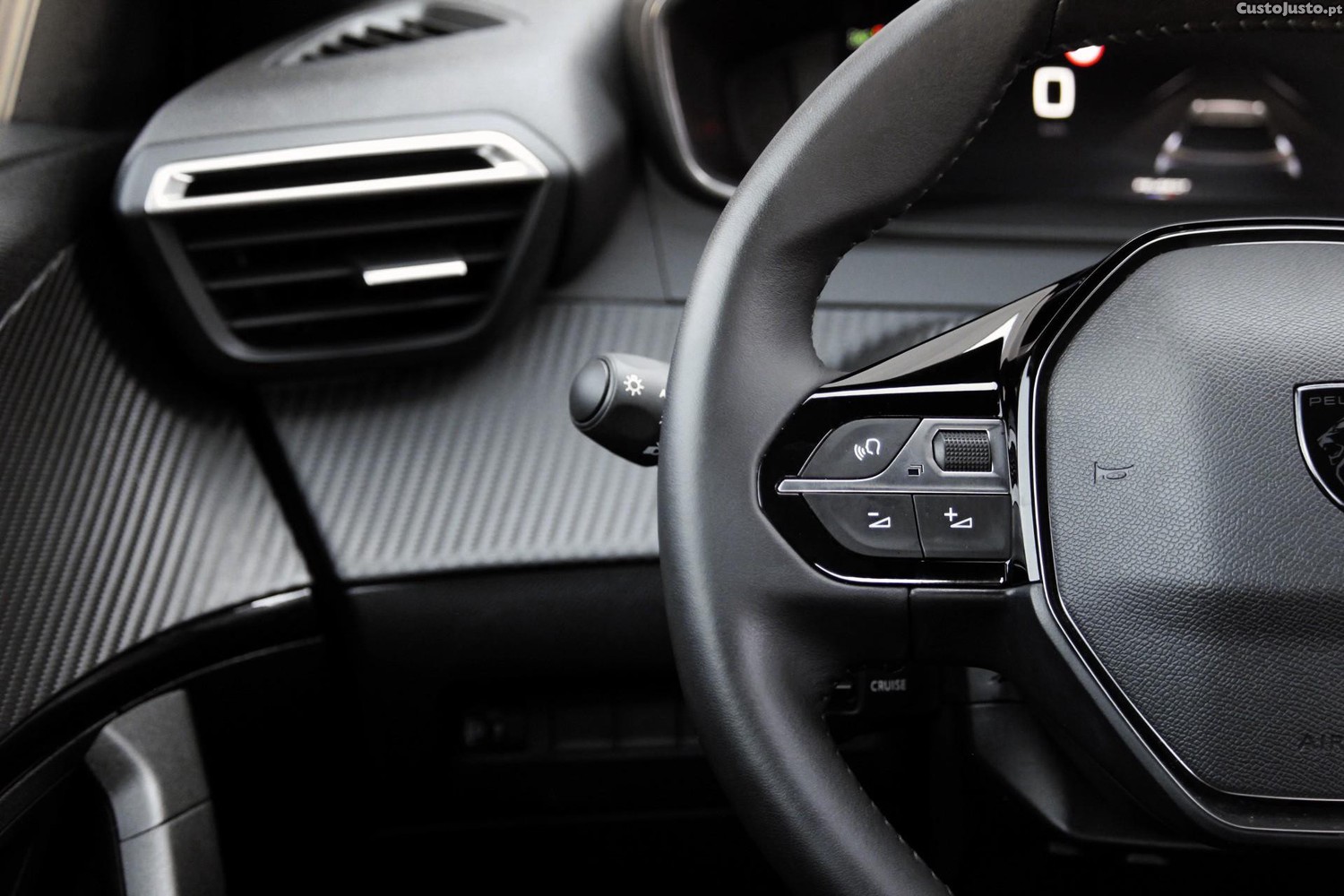Peugeot 2008 1.2 Allure — fotografia 8