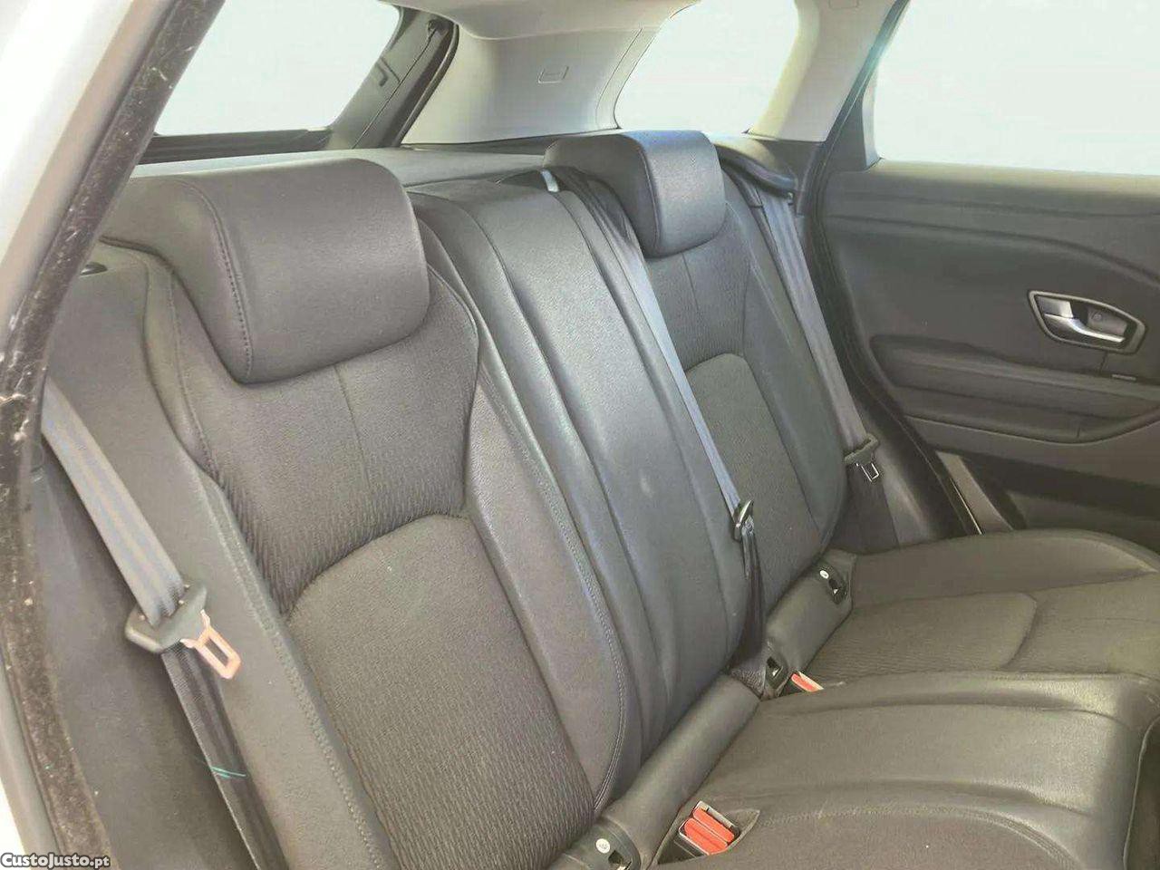 Land Rover Evoque 2.0 eD4 Pure — fotografia 3