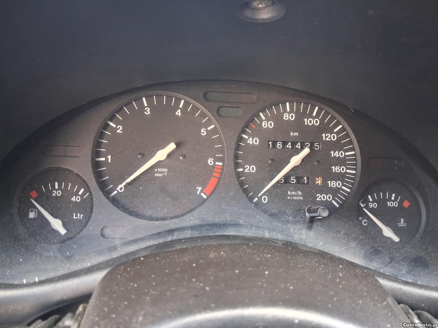 Opel Corsa 1.0 i 12 V — fotografia 2