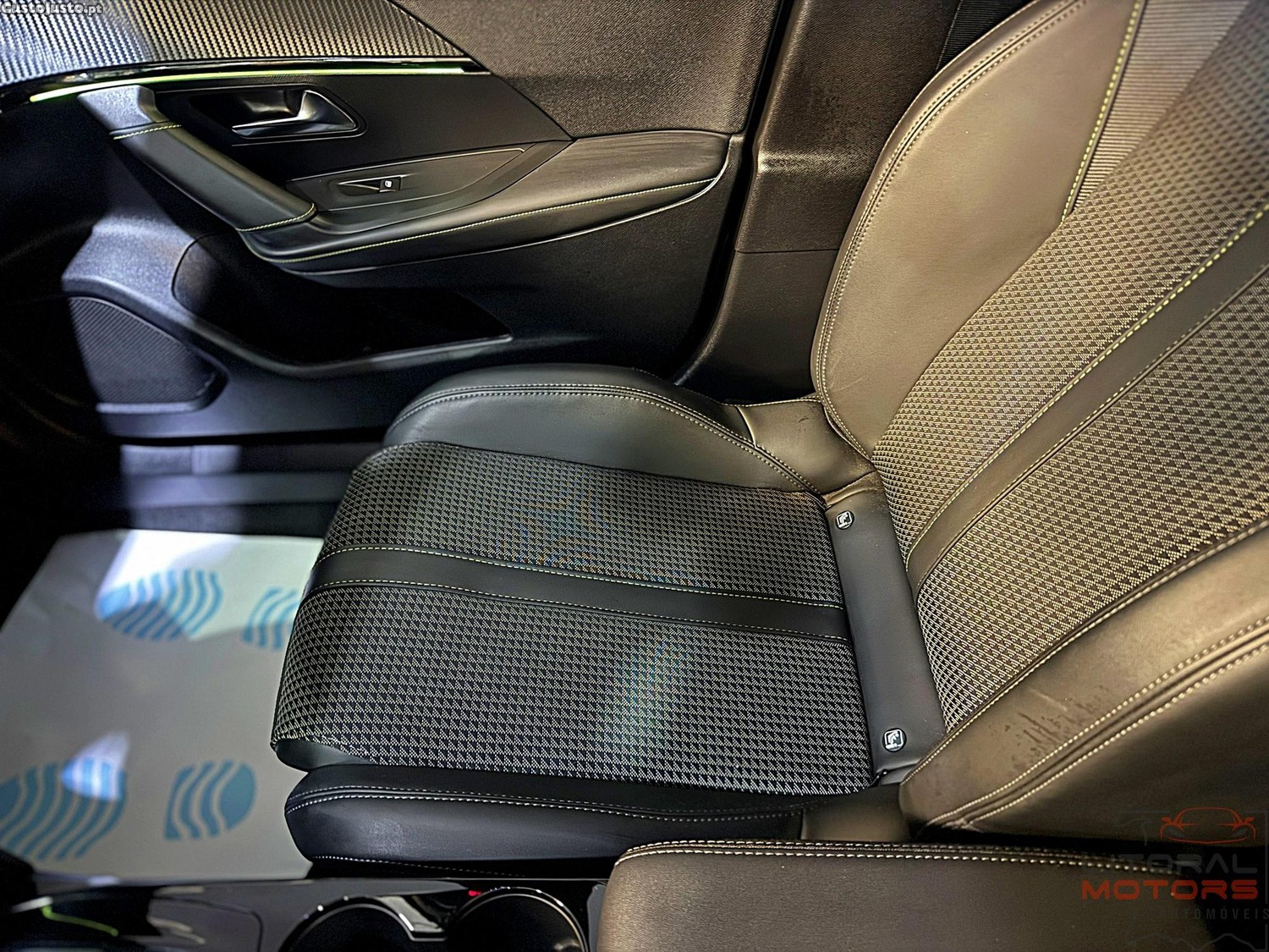 Peugeot 2008 1.2 PureTech GT EAT8 — fotografia 7
