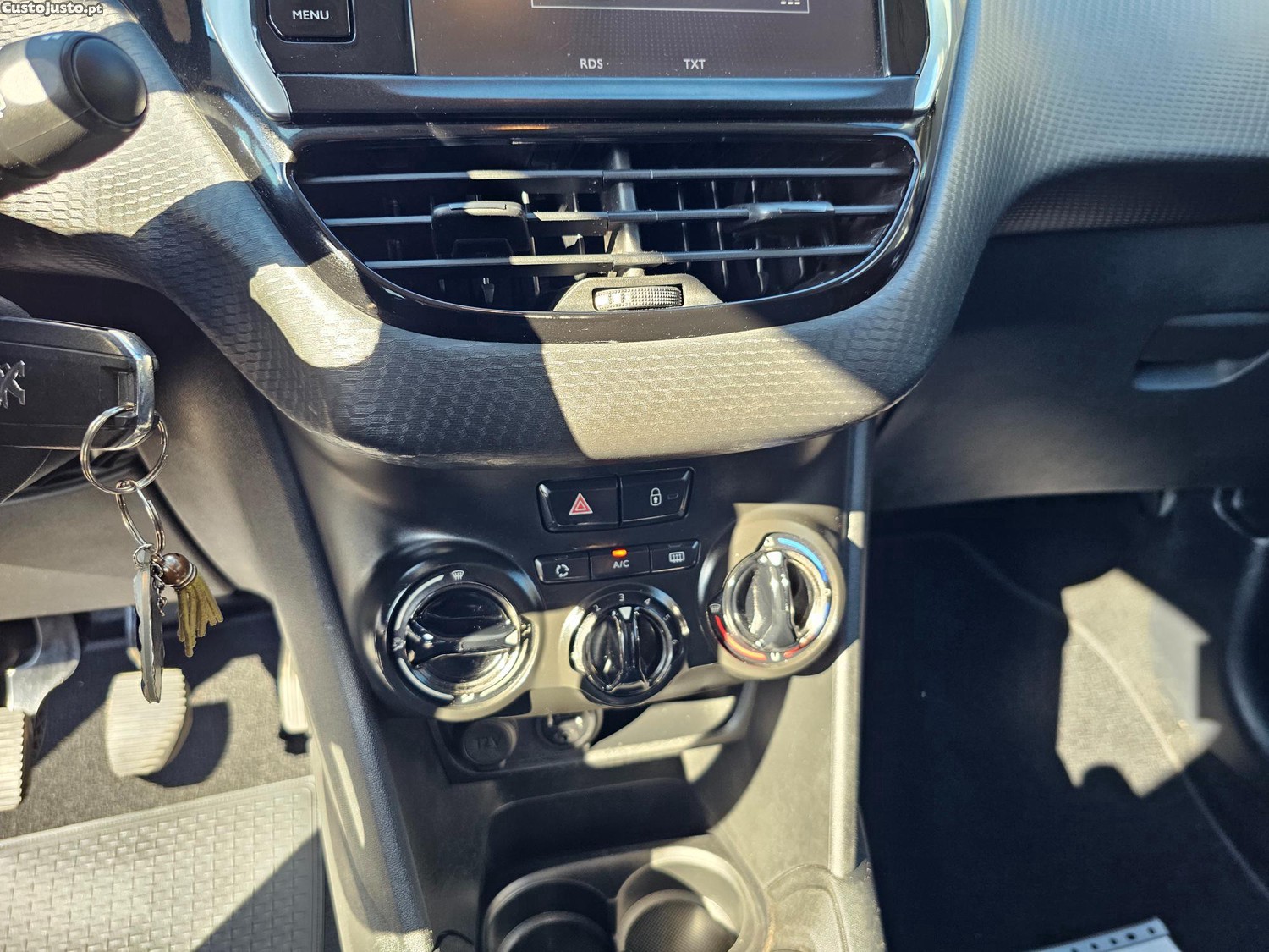 Peugeot 208 1.6 HDI STYLE BLUEHDI — fotografia 3