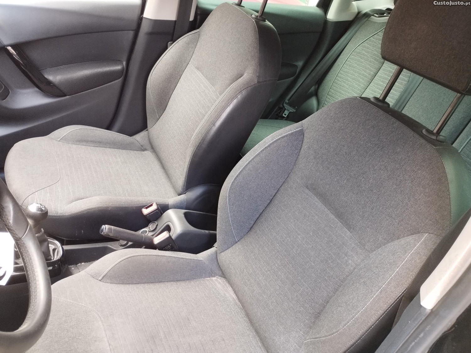 Citroën C3 1.2 C/Ar condicionado, garantia e crédito — fotografia 3