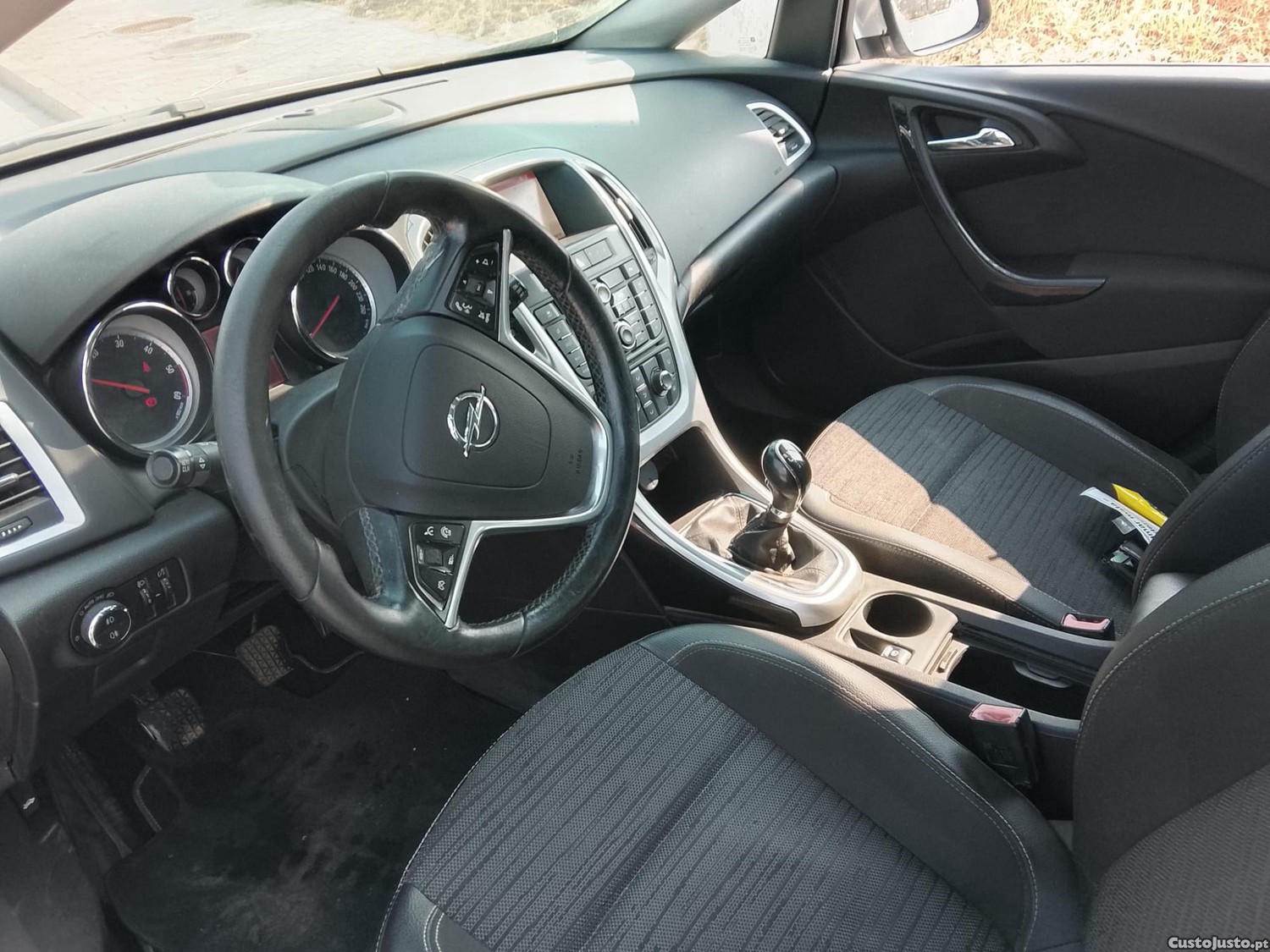 Opel Astra Sports Tourer 1.7 Diesel-Literalmente Impecável — fotografia 4