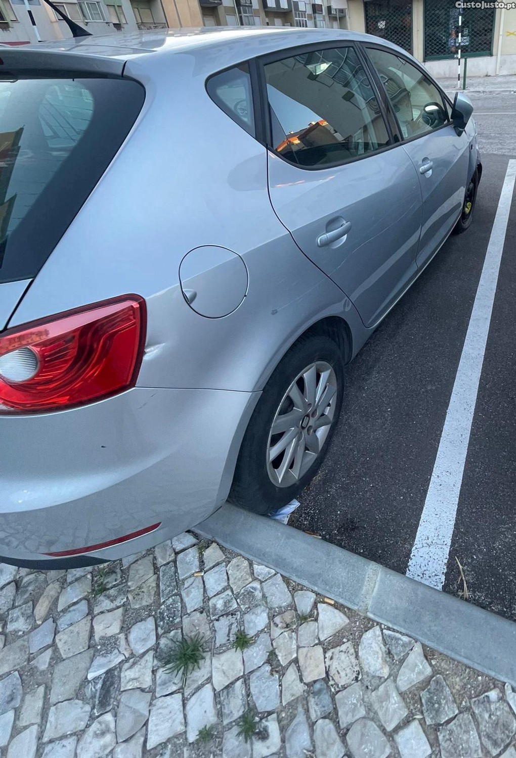 SEAT Ibiza 1.2 tdi — fotografia 4
