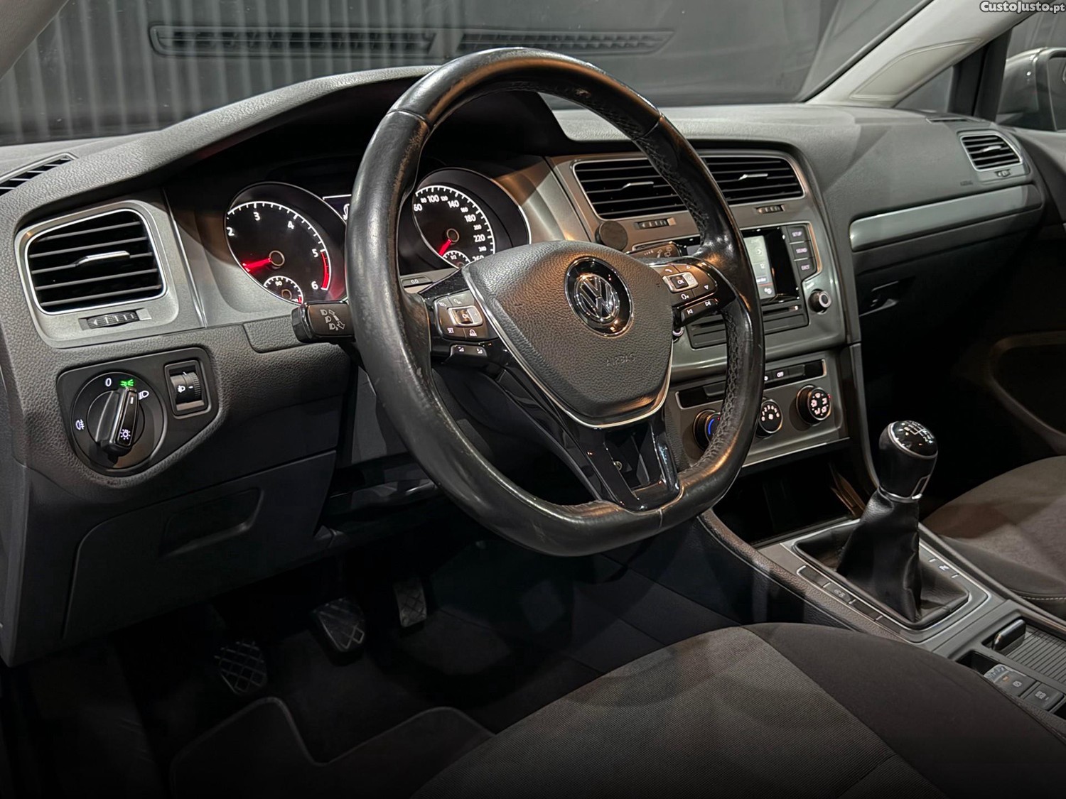 Volkswagen Golf Variant 1.6 TDi BlueMotion Confortline — fotografia 13