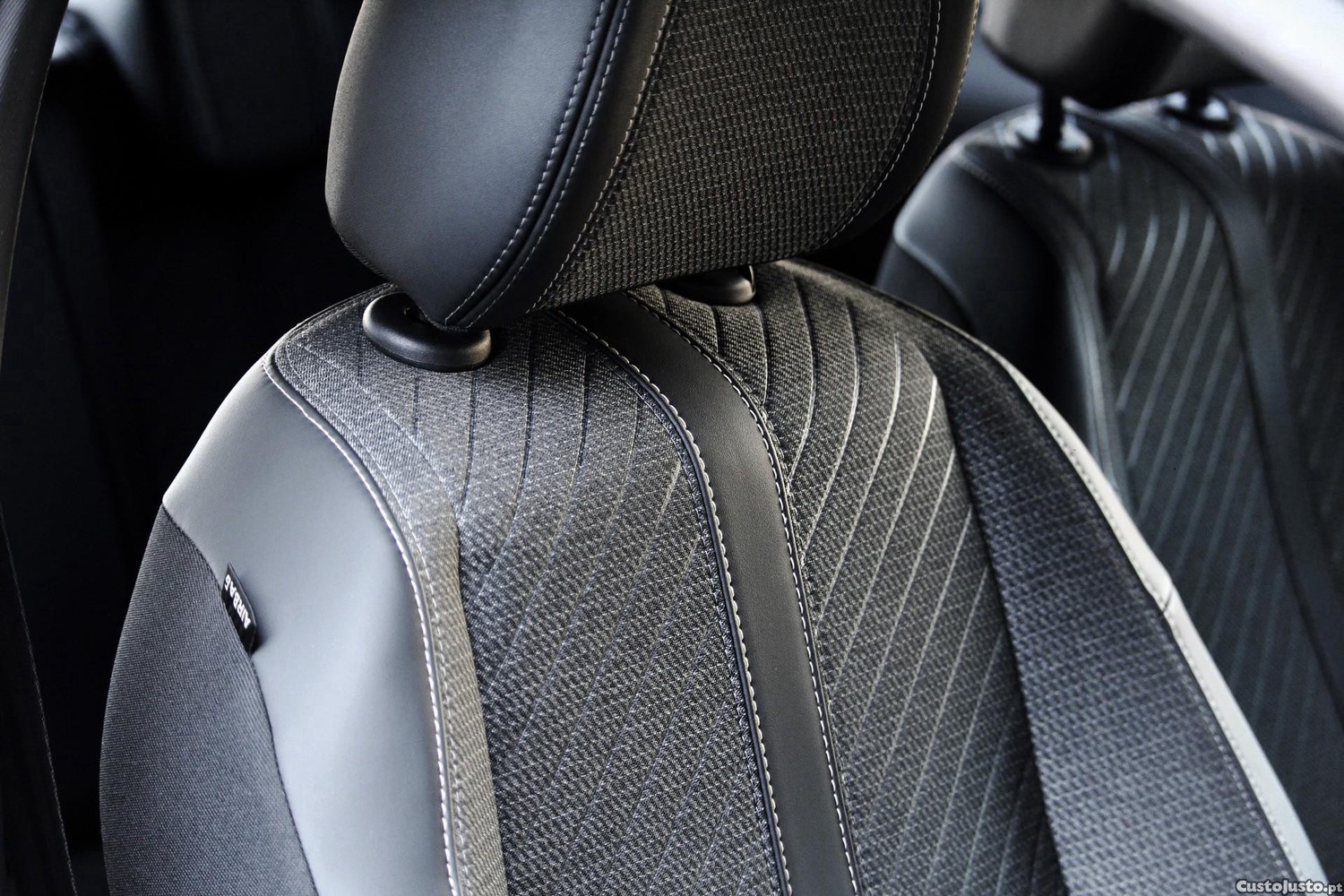 Peugeot 2008 1.2 Allure — fotografia 13