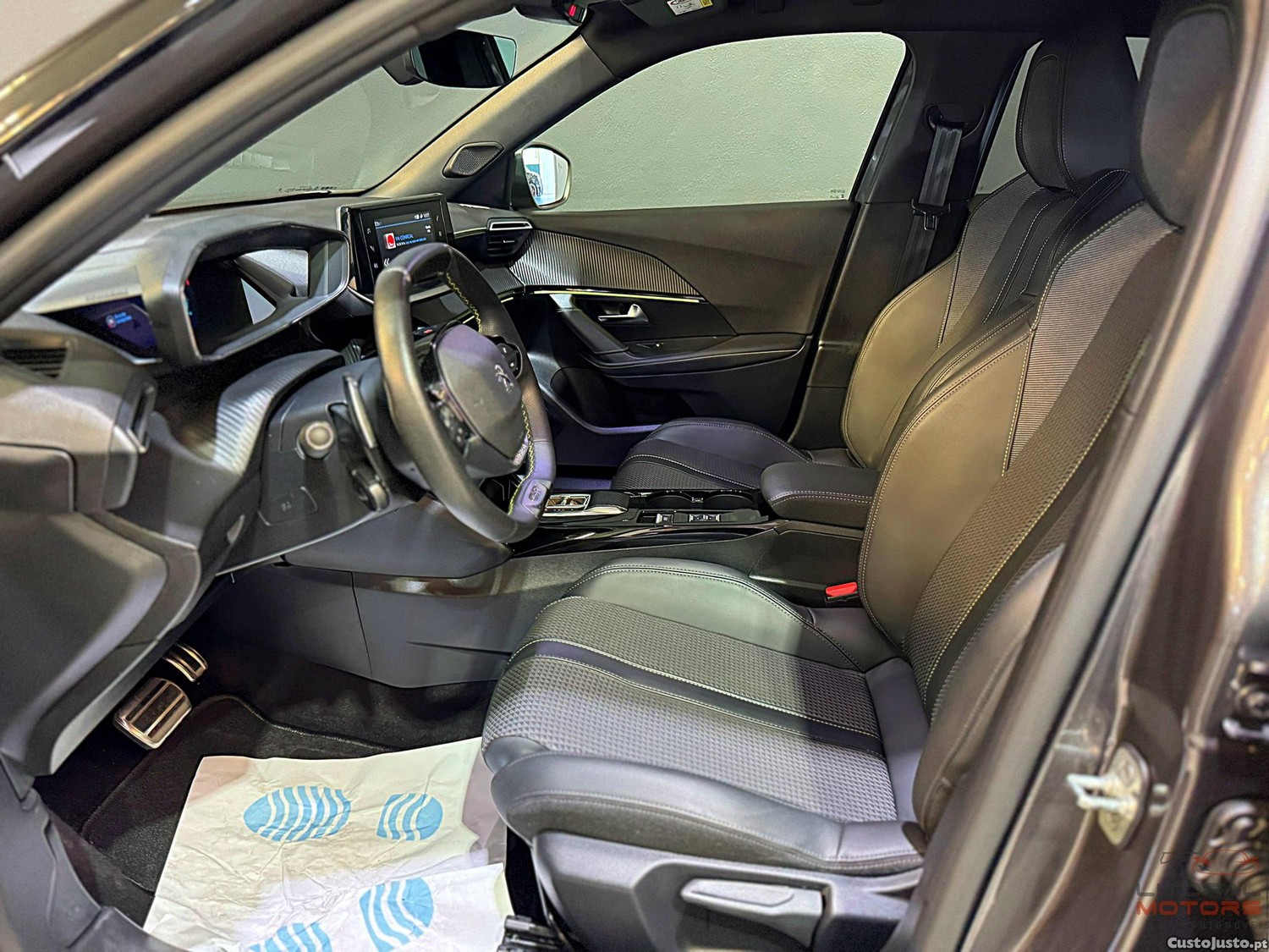Peugeot 2008 1.2 PureTech GT EAT8 — fotografia 12