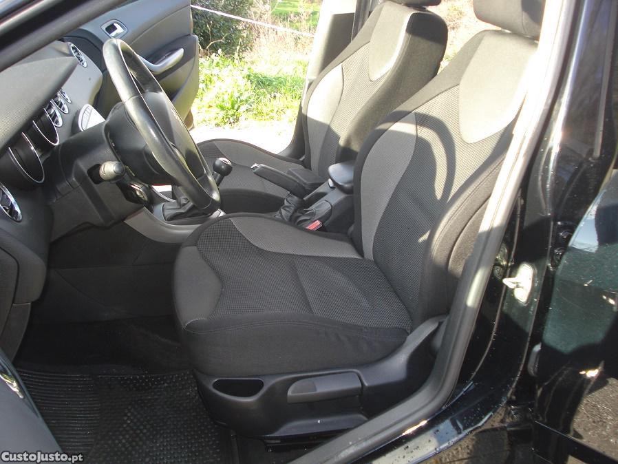 Peugeot 308 1.6 HDI Premium — photo 4
