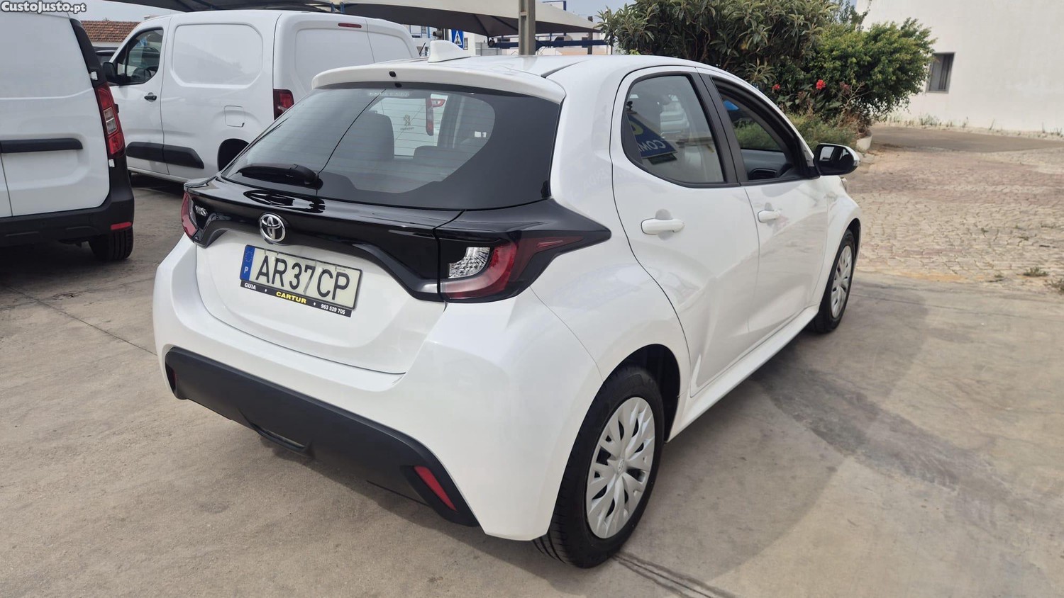Toyota Yaris 1.0 VVT-iComfort — fotografia 12