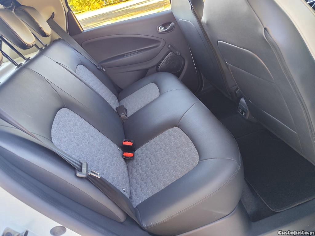 Renault Zoe Experience 50 - Bateria Própria — fotografia 4