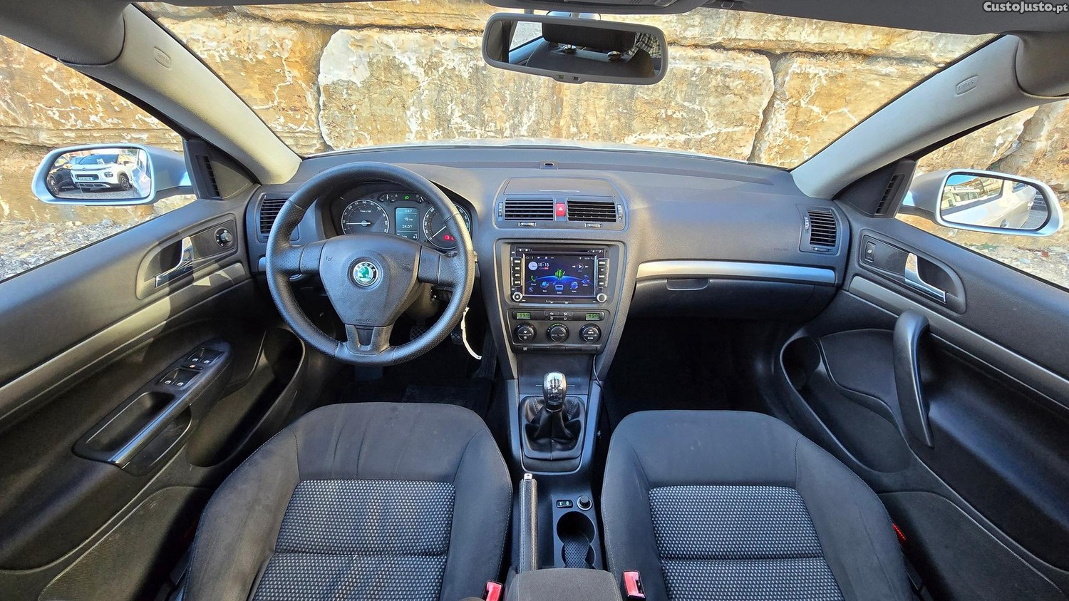 Skoda Octavia 1.9 TDi Elegance — fotografia 22