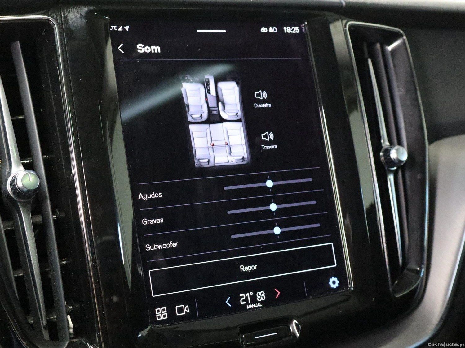 Volvo XC 60 2.0 T6 PHEV Inscription AWD — fotografia 18