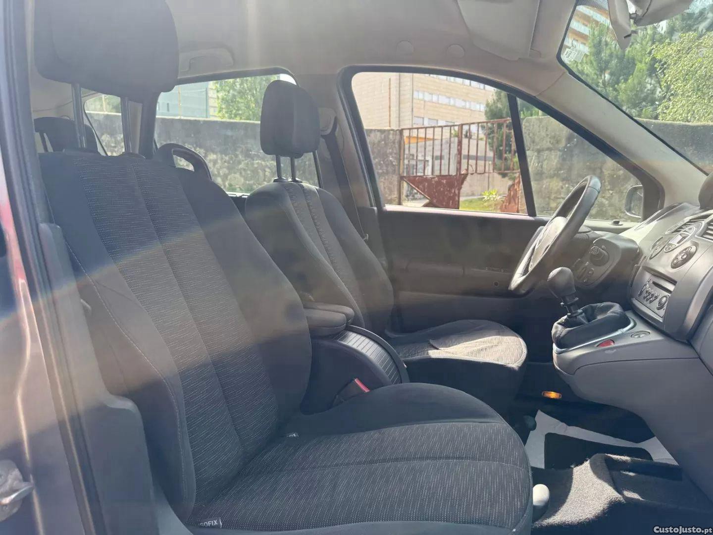 Renault Scénic 1.5 dci s — fotografia 5