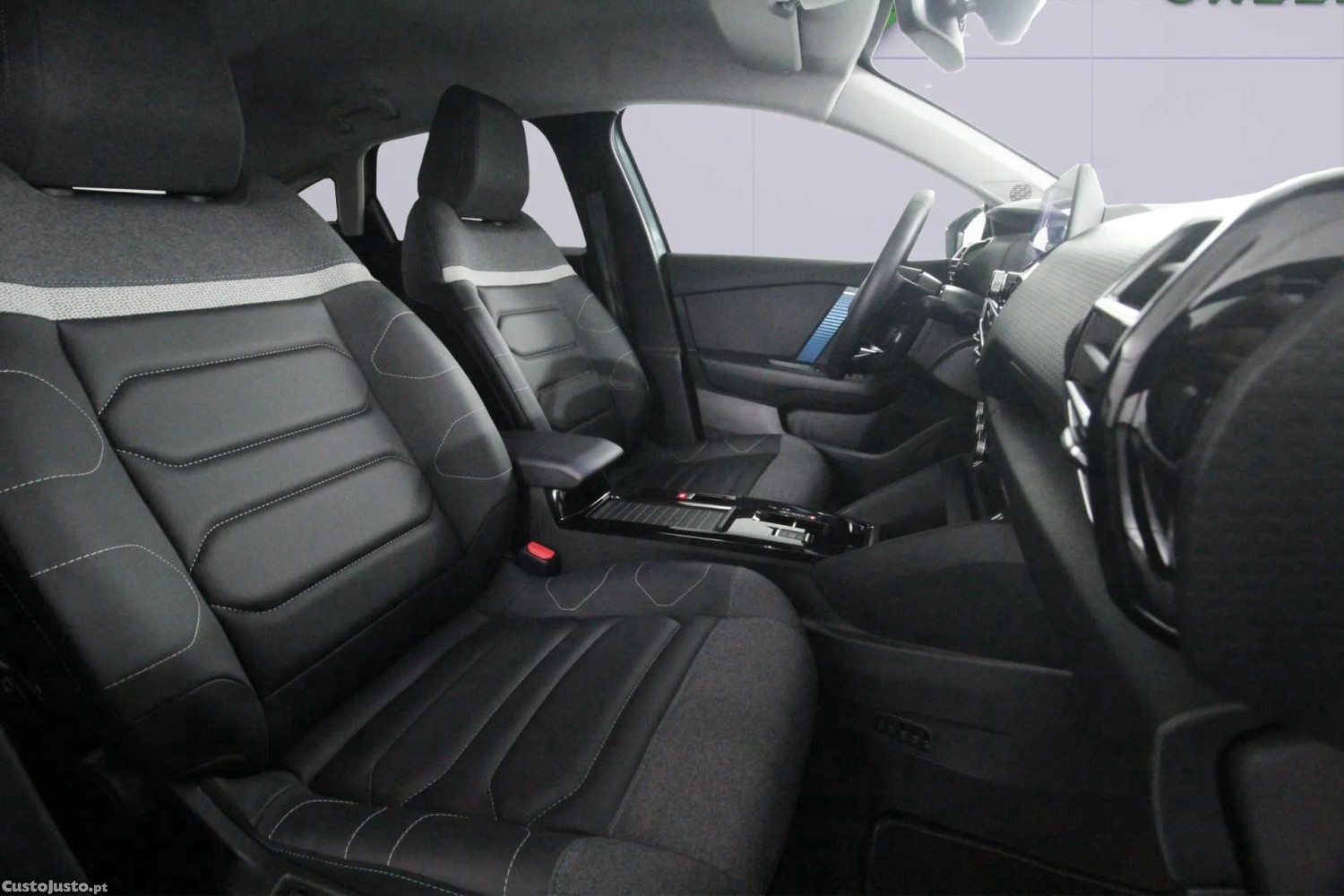 Citroën e-C4 50 kWh Shine — fotografia 2