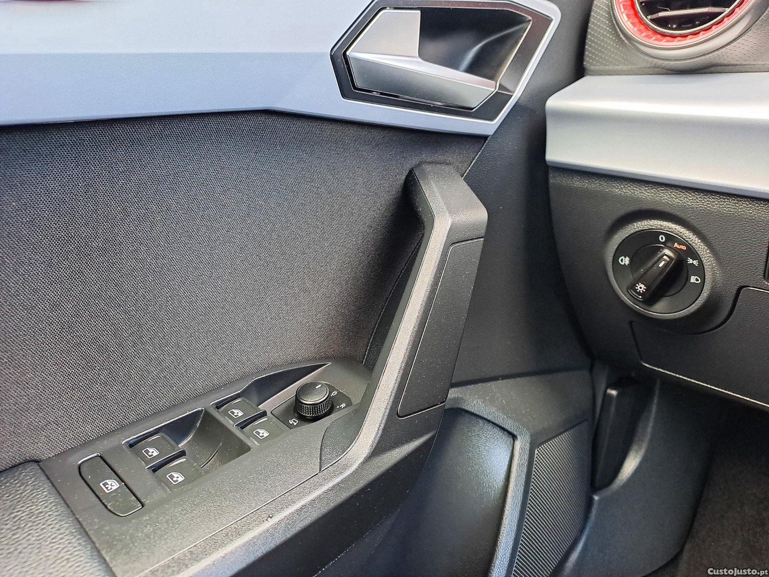 SEAT Arona FR 1.0 TSI 110CV GASOLINA 2022 — fotografia 4