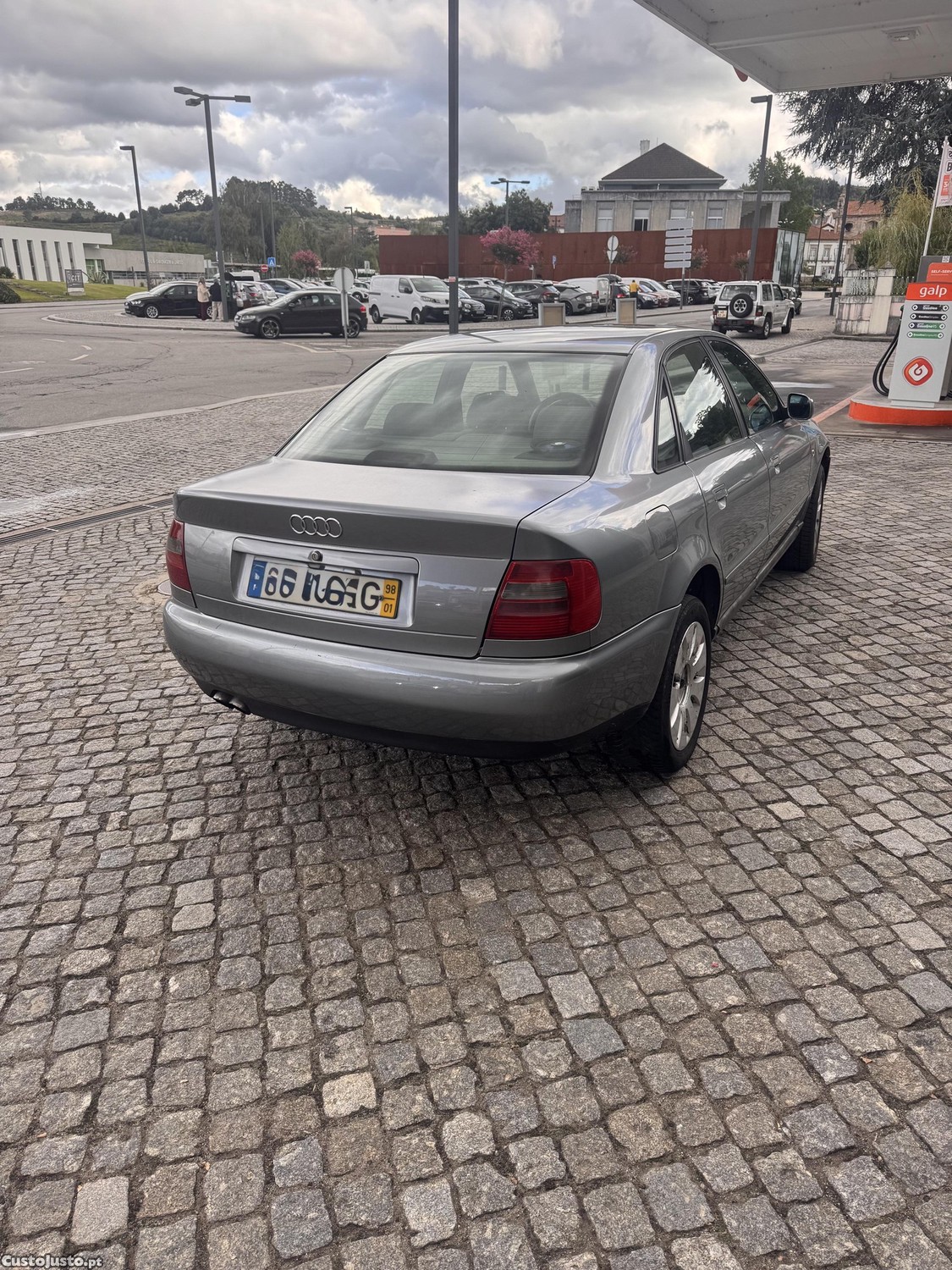 Audi A4 1.9 — fotografia 2