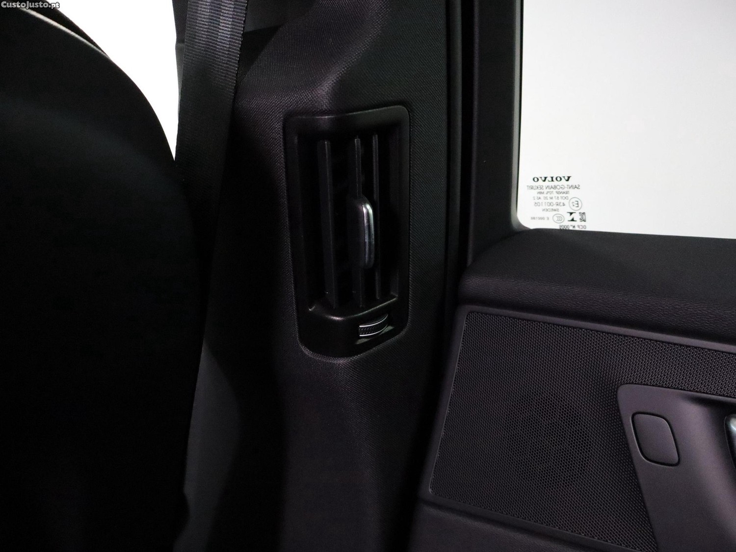 Volvo XC 60 2.0 T6 PHEV Inscription AWD — fotografia 9