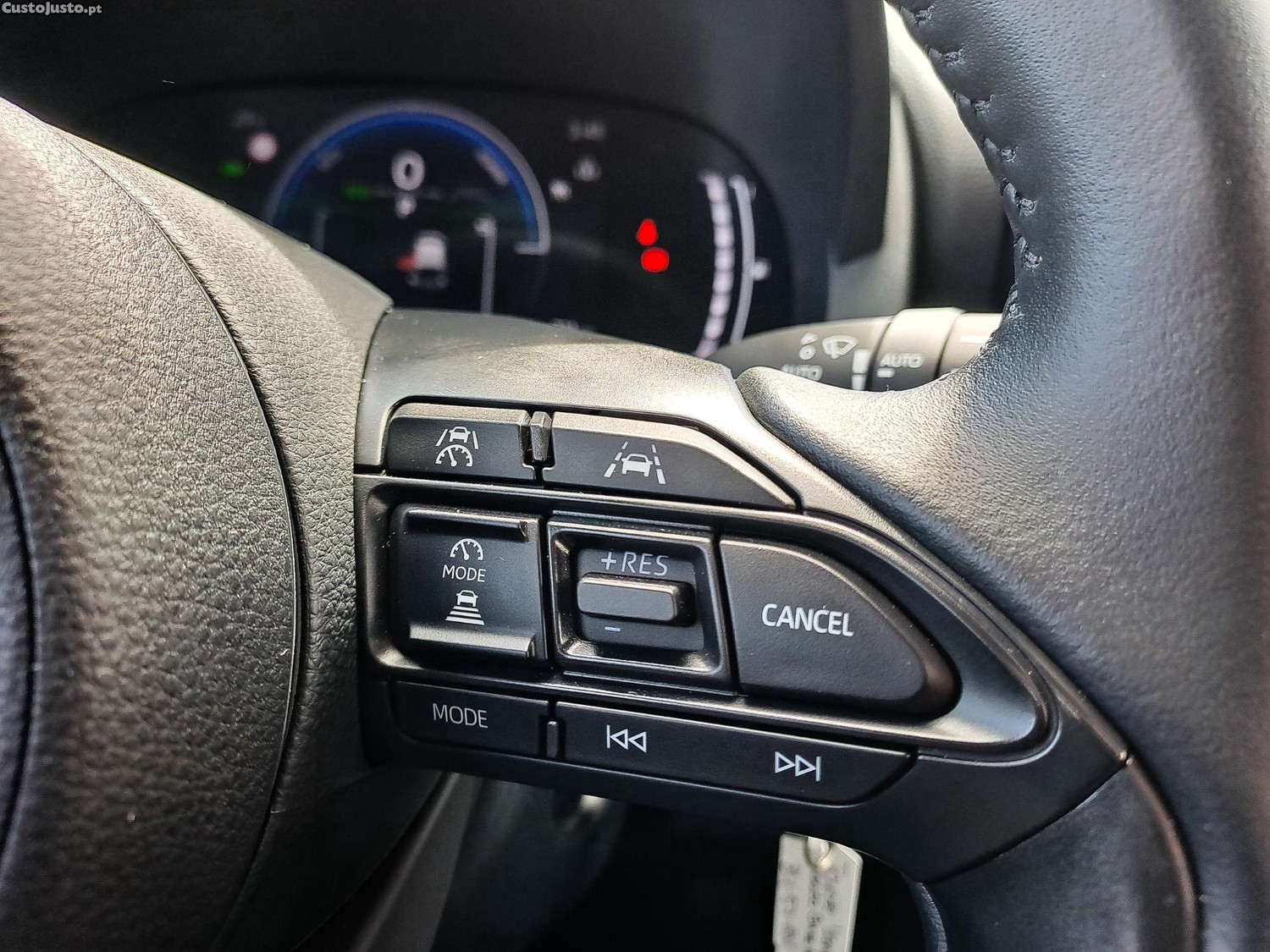 Toyota Yaris 1.5HDF EXCLUSIVE 116CV HIBRIDO/GASOLINA 2025 — fotografia 6