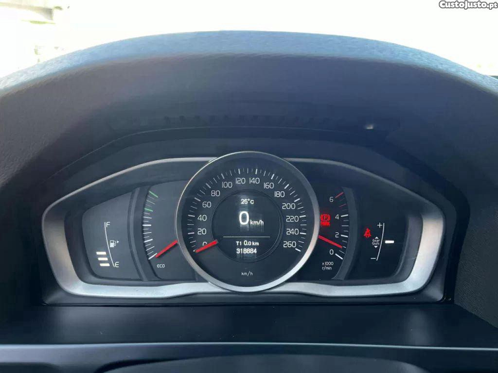 Volvo V60 2.0 d2 momentum drive — fotografia 13
