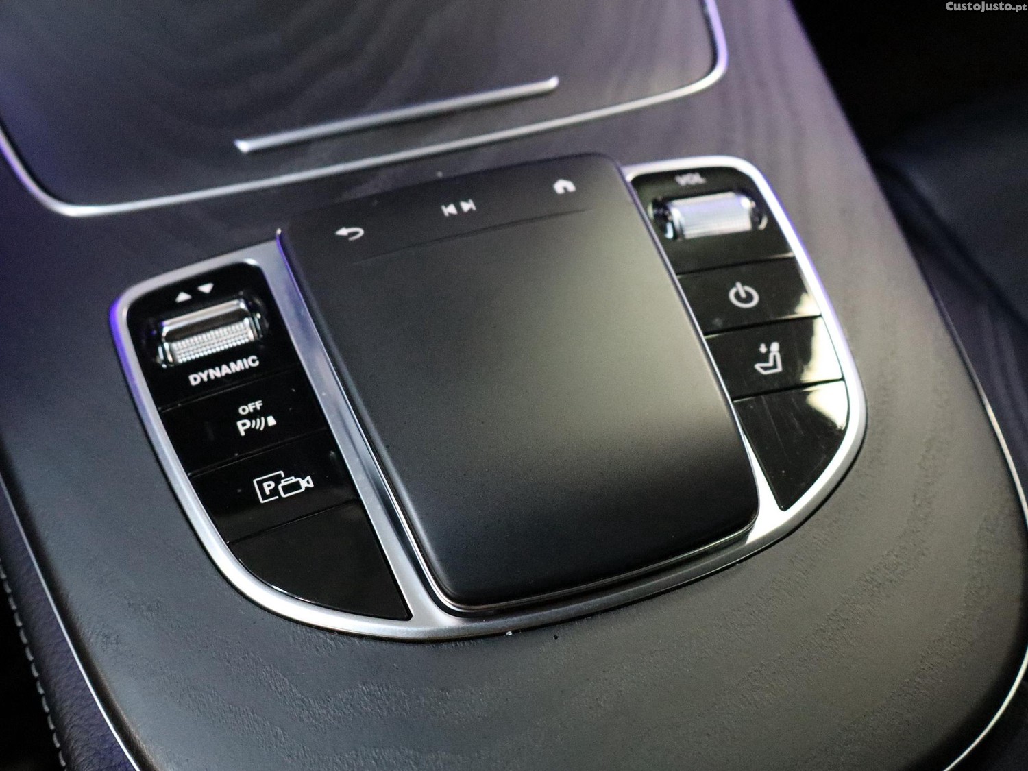 Mercedes-Benz E 300 de Exclusive Line — fotografia 11