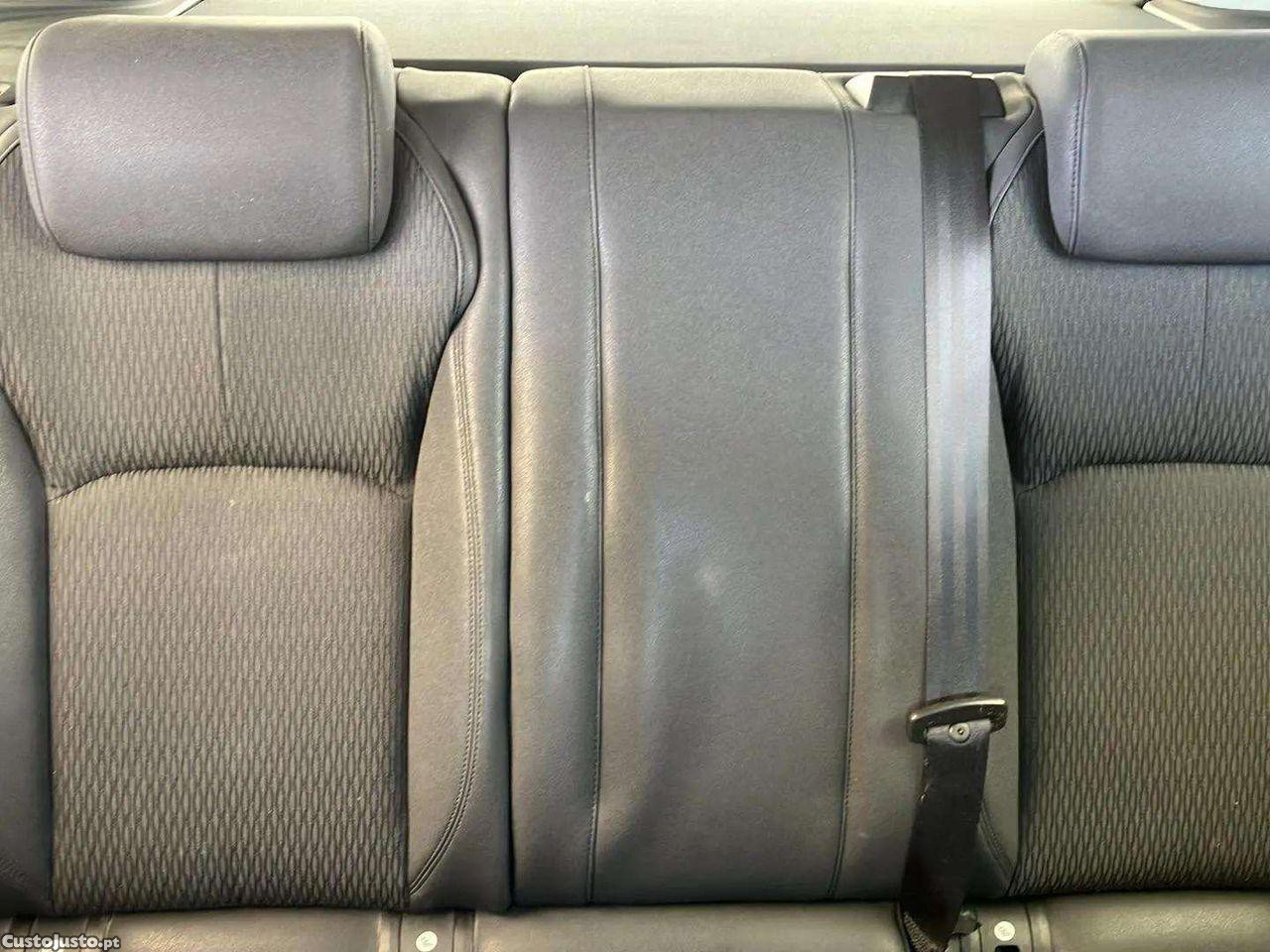 Land Rover Evoque 2.0 eD4 Pure — fotografia 2