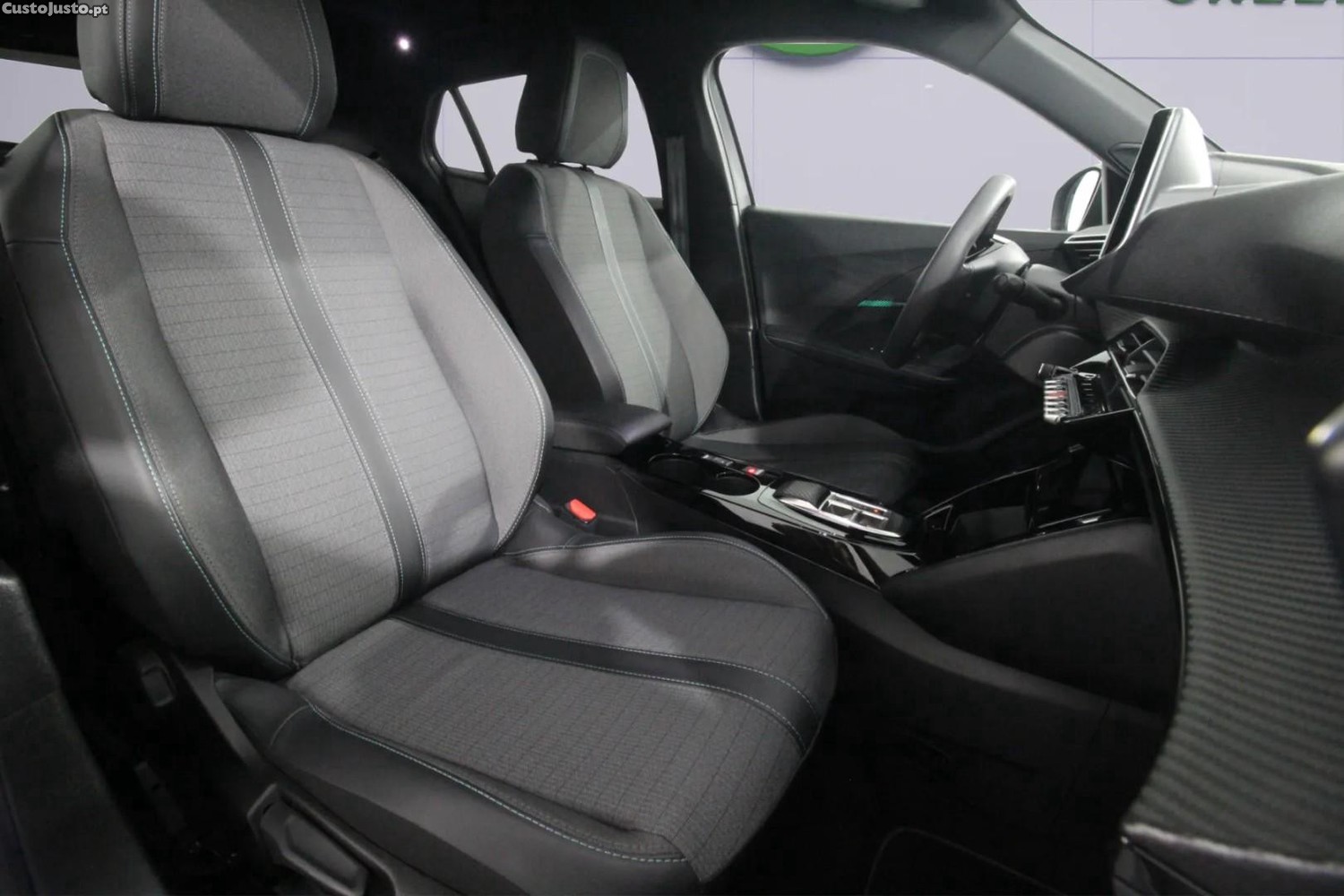 Peugeot e-2008 Allure Pack — fotografia 3