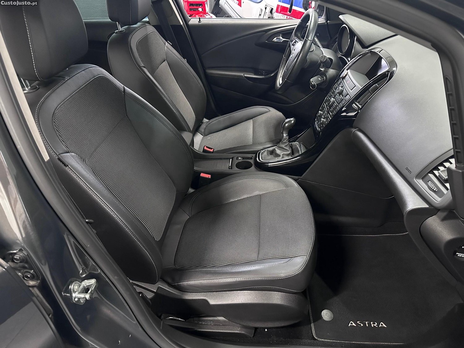 Opel Astra Sports Tourer 1.6 CDTi Cosmo S/S — fotografia 13